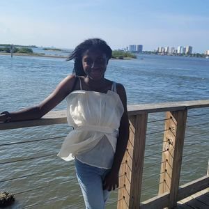 Meet your Posher, Malika